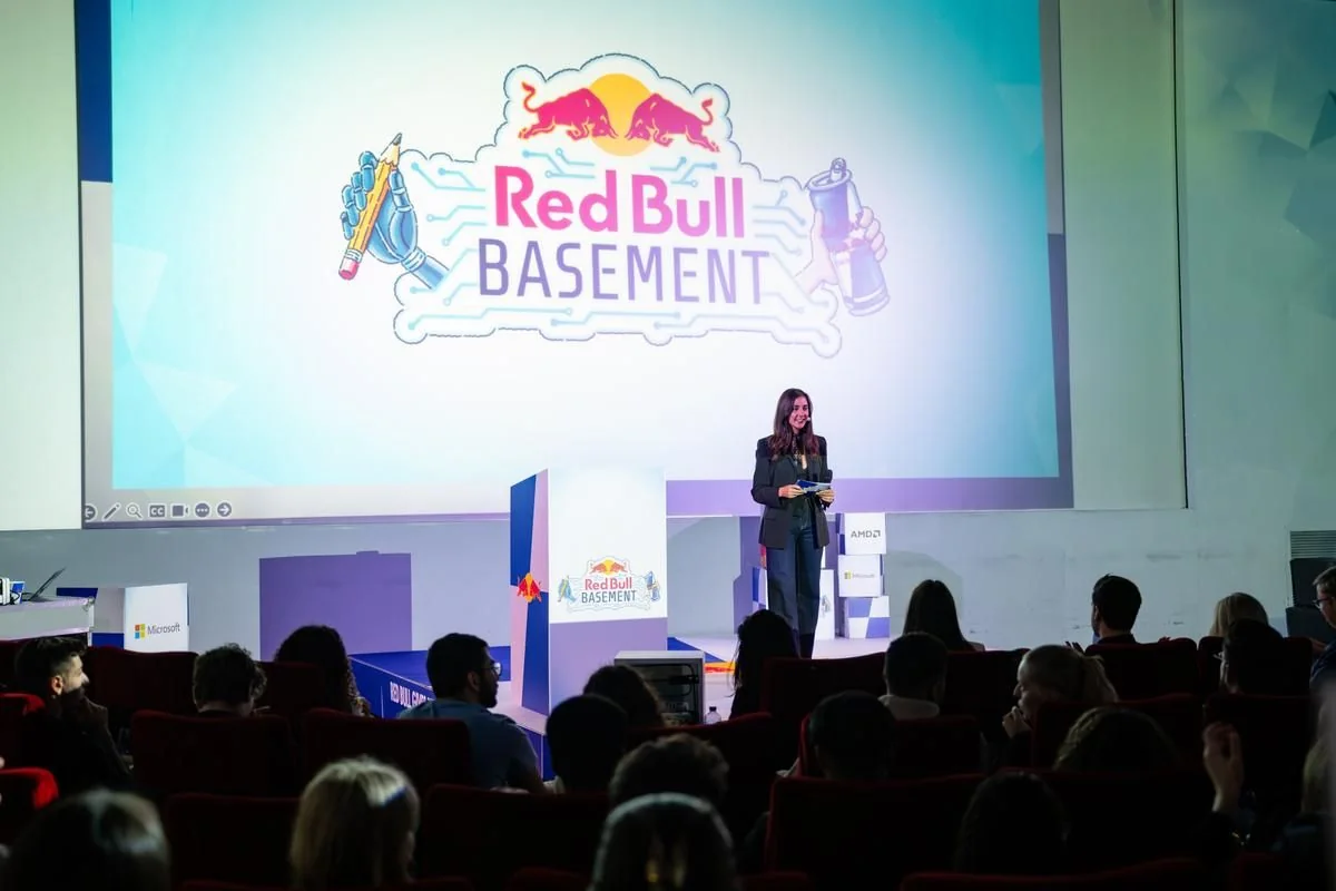 Aline Rutishauser bei der Red Bull Basement Moderation