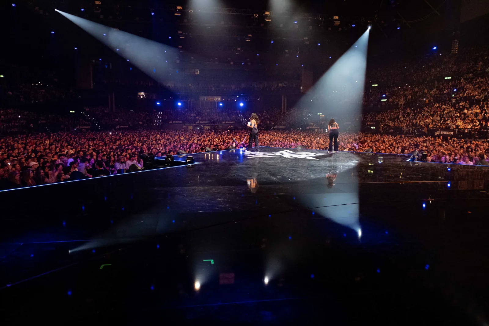 Blick von der Bühne der NRJ Star Night ins gefüllte Hallenstadion